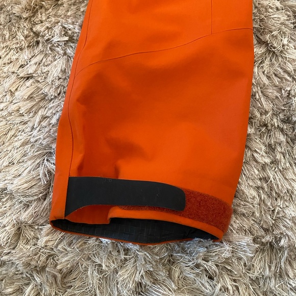 SOLD Arc’teryx Rare GORETEX XL Hard Shell Jacket - Picture 10 of 15